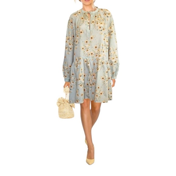 H&M Dresses & Skirts - H&M Floral mini Dress